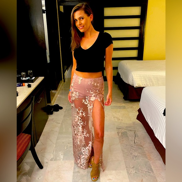 Meet your Posher, Aubrey - Picture 1 of 3